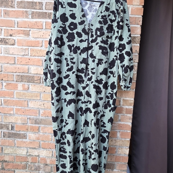 ASOS Black and Green Long Sleeve Jumpsuit - Picture 2 of 5